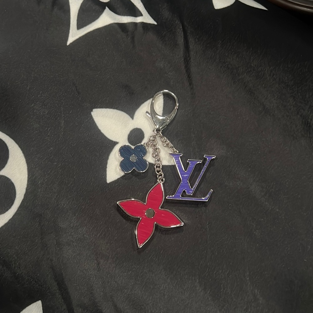 LOUIS VUITTON Fleur D’Epi Key Holder & Bag Charm